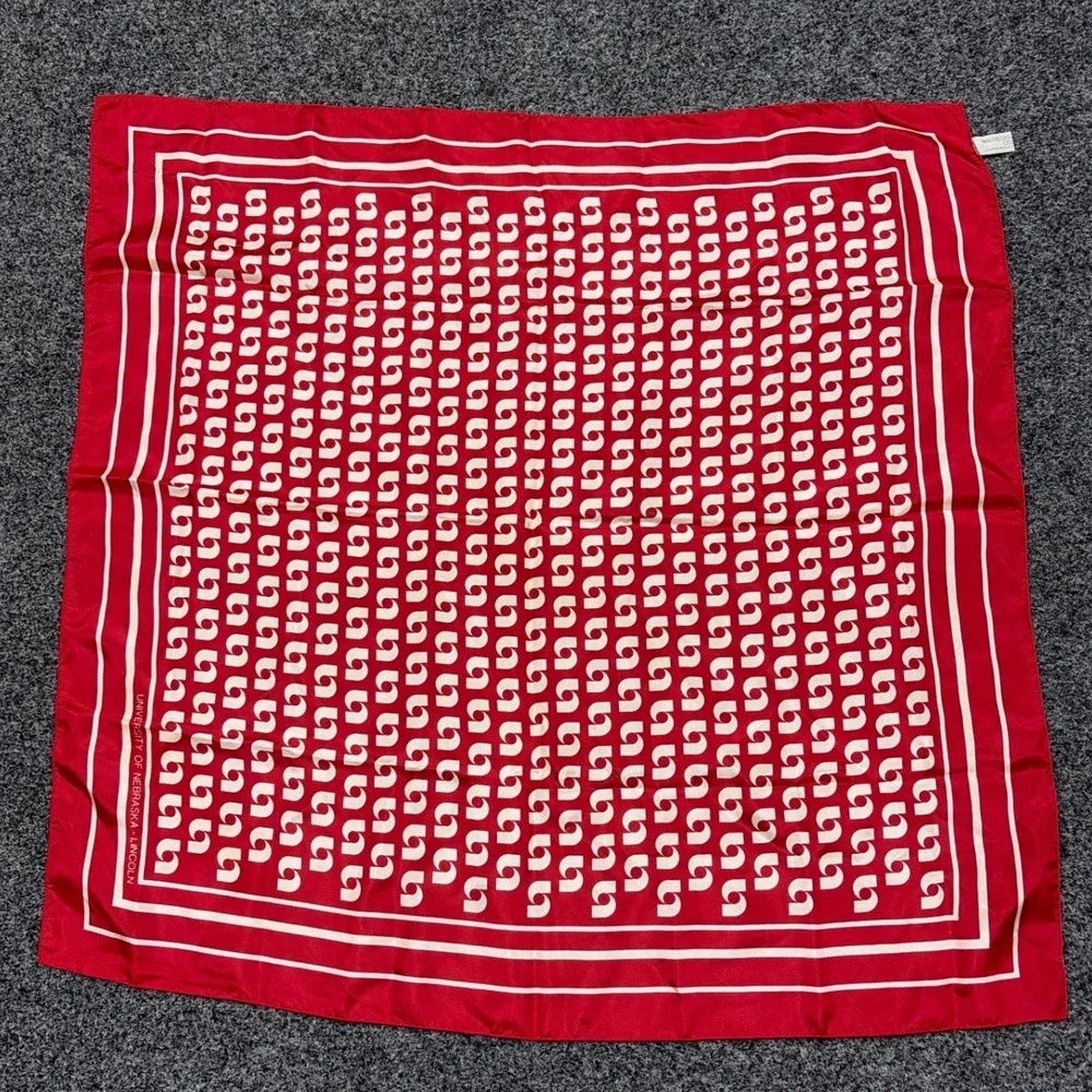Vintage Wm Chelsea Scarf Womens OS Red Nebraska Lincoln Silk Logo Husker Boho